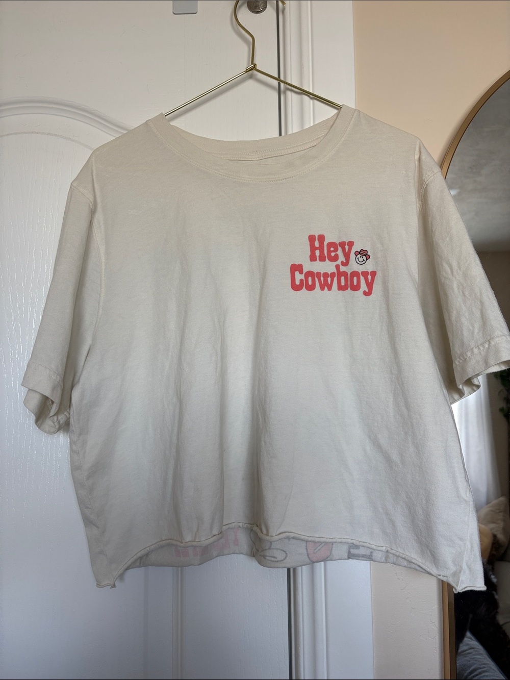 Hey Cowboy Graphic Crop Tee - Cream with Pink Print